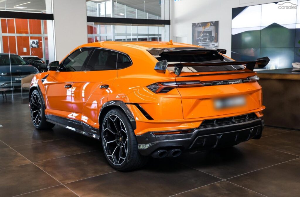 Urus Performante Orange Rear