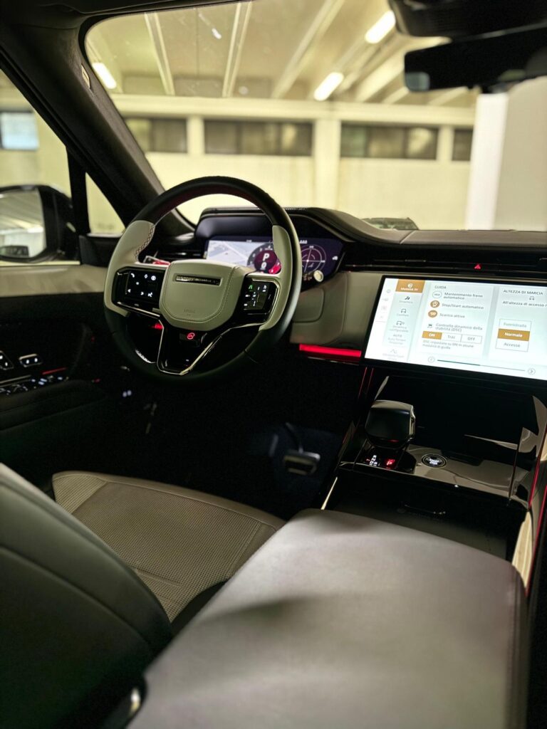 Range Rover Sport SV Interior 3