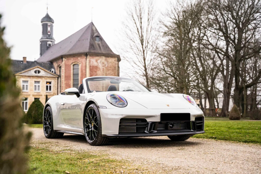 Porsche 911 Carrera Convertible 992.2 Front Chalk 2