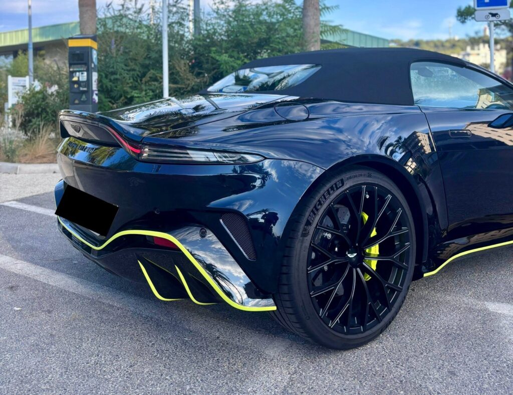 Aston Martin V12 Vantage Roadster Rear 3