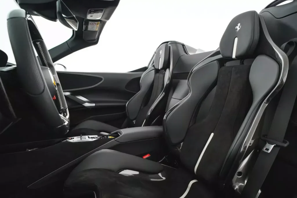 imgi_65_Ferrari-SF90-Silver-Interior-10