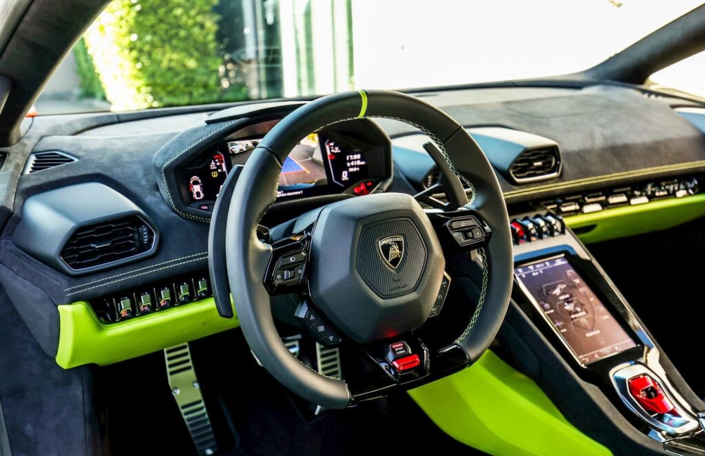 Lamborghini Huracan Tecnica Green Interior 4